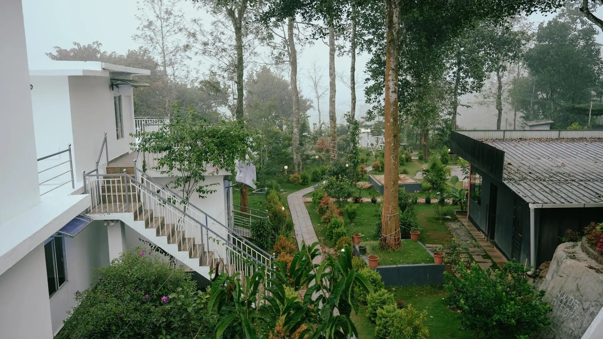 Vaduvanchal Haze Woods Resort