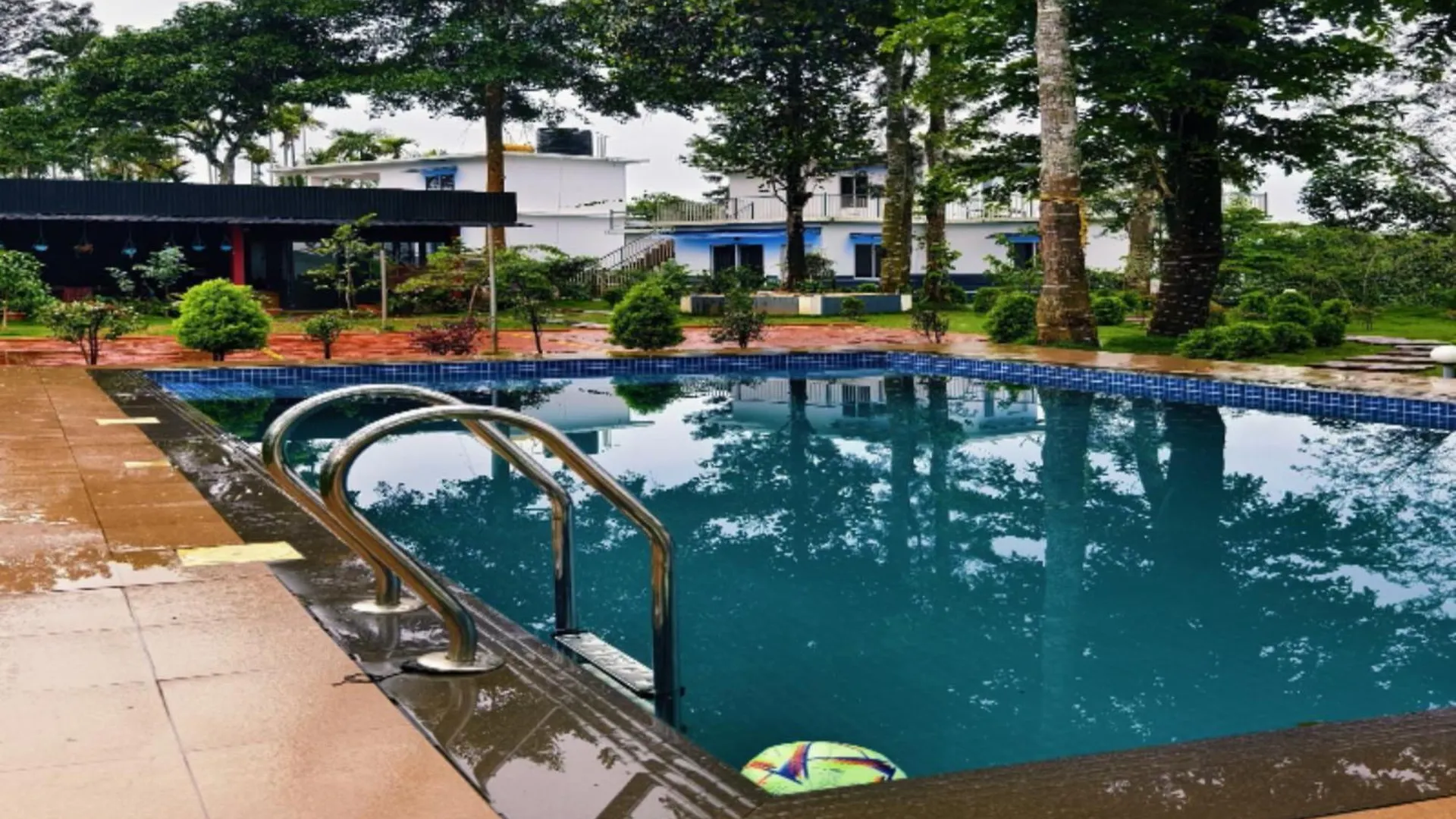 Haze Woods Resort Vaduvanchal Indien