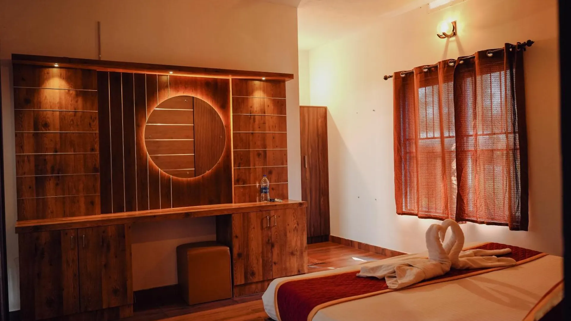 Haze Woods Resort Vaduvanchal
