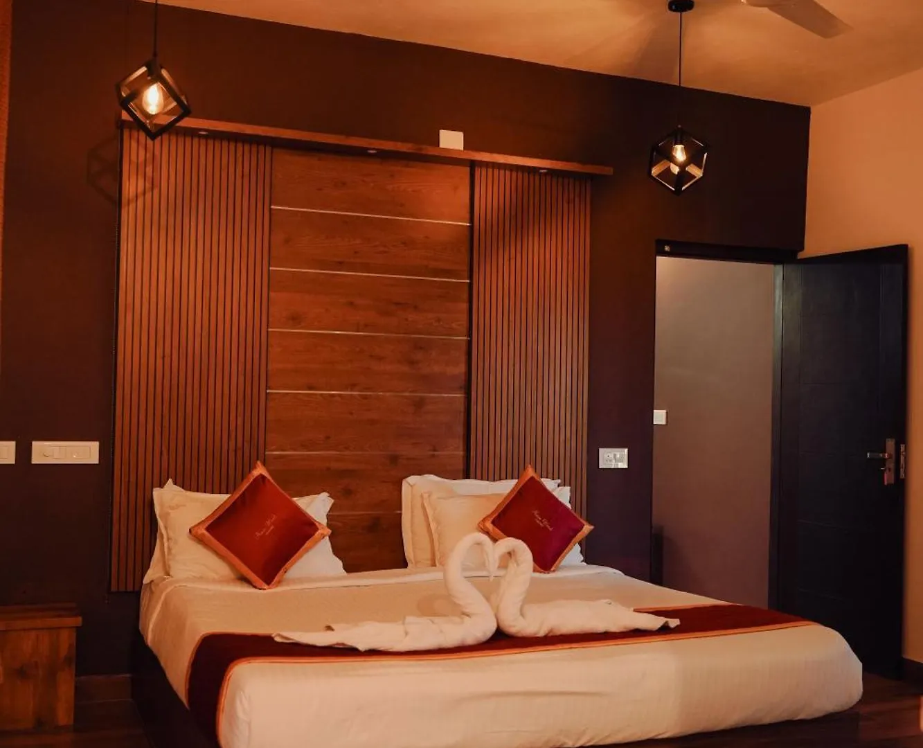 Haze Woods Resort Vaduvanchal