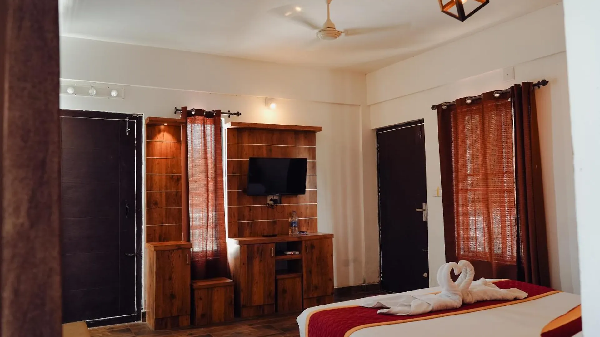 Haze Woods Resort Vaduvanchal